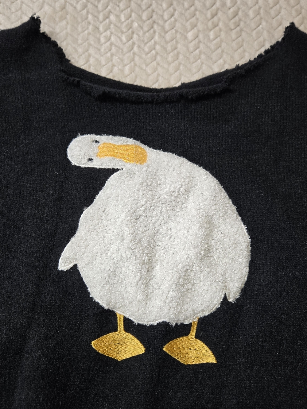 Aelfric Eden Goose Sweater Black Crewneck Graphic Knit Size Large *Cut Neckline - Picture 2 of 9